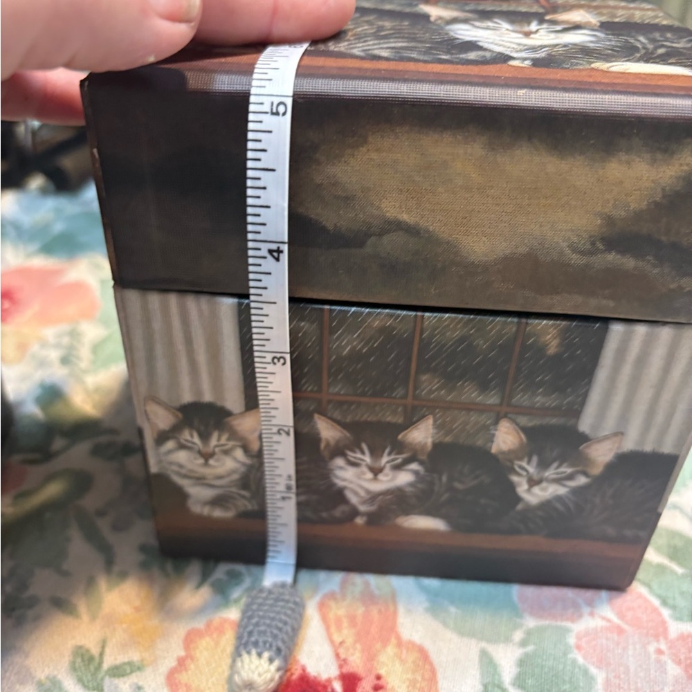 Bob's Boxes" Seven nesting boxes featuring a cat design - Picture 14 of 16